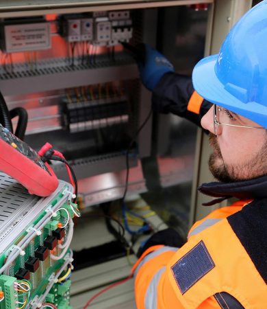 Szaki Elektro, villanyszerelés, gyengeáram, ipari villanyszerelés, Székesfehérvár, Fejér, Pest megye, Budapest